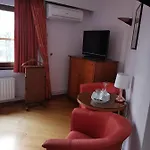 瑟穆瓦河畔高姆-阿登-拉库西尼-玫瑰园酒店 酒店 夫洛朗维耶