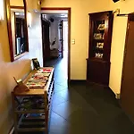 瑟穆瓦河畔高姆-阿登-拉库西尼-玫瑰园酒店 酒店