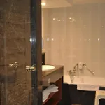 瑟穆瓦河畔高姆-阿登-拉库西尼-玫瑰园酒店 夫洛朗维耶