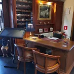 瑟穆瓦河畔高姆-阿登-拉库西尼-玫瑰园酒店 夫洛朗维耶