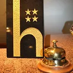 瑟穆瓦河畔高姆-阿登-拉库西尼-玫瑰园酒店 酒店