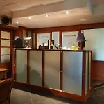 瑟穆瓦河畔高姆-阿登-拉库西尼-玫瑰园酒店