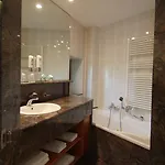 瑟穆瓦河畔高姆-阿登-拉库西尼-玫瑰园酒店 夫洛朗维耶