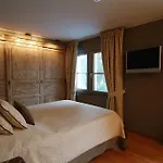 酒店 瑟穆瓦河畔高姆-阿登-拉库西尼-玫瑰园酒店 4*