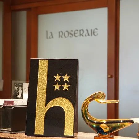 Hotel La Roseraie. Gaume-ardenne-lacuisine Sur Semois.