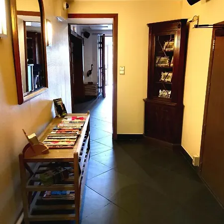 La Roseraie. Gaume-ardenne-lacuisine Sur Semois. Hotel