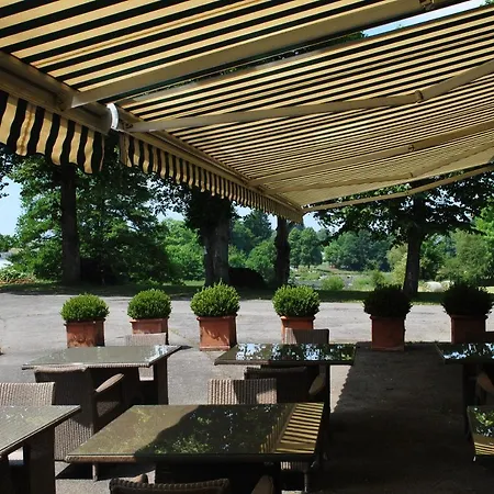 La Roseraie. Gaume-ardenne-lacuisine Sur Semois. Hotel