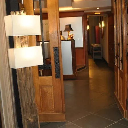 La Roseraie. Gaume-ardenne-lacuisine Sur Semois. Florenville