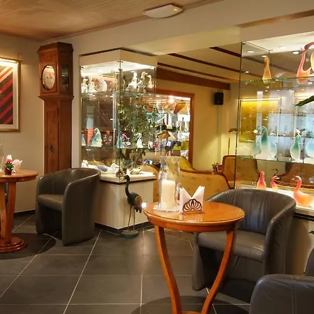 La Roseraie. Gaume-ardenne-lacuisine Sur Semois. Hotel