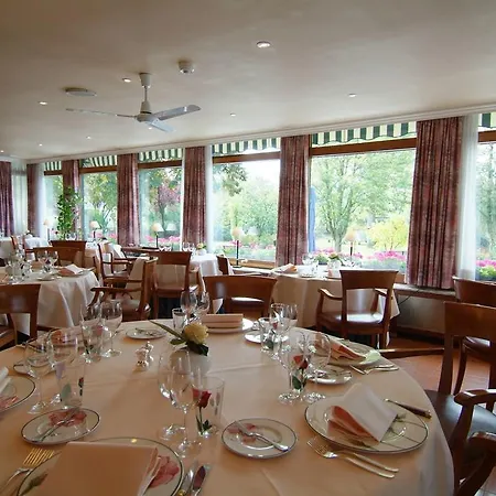 Hotel La Roseraie. Gaume-ardenne-lacuisine Sur Semois. Florenville