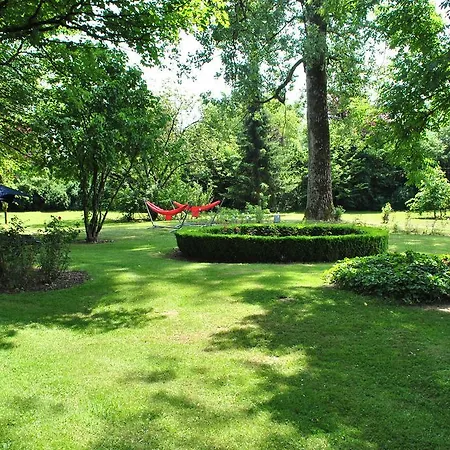 La Roseraie. Gaume-ardenne-lacuisine Sur Semois. 4*
