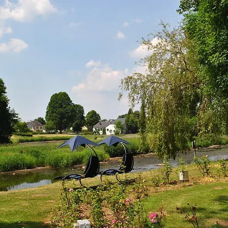 Hotel La Roseraie. Gaume-ardenne-lacuisine Sur Semois.