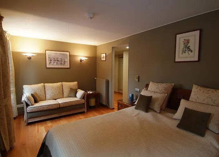 La Roseraie. Gaume-ardenne-lacuisine Sur Semois. 4* فلورينفيل