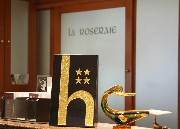 فندق La Roseraie. Gaume-ardenne-lacuisine Sur Semois.