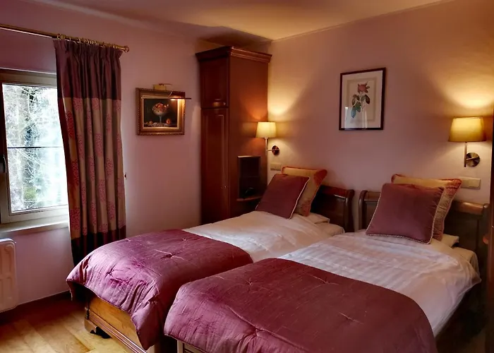 فندق La Roseraie. Gaume-ardenne-lacuisine Sur Semois. فلورينفيل