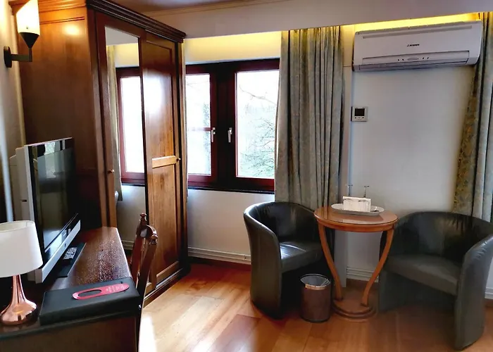 فندق La Roseraie. Gaume-ardenne-lacuisine Sur Semois.