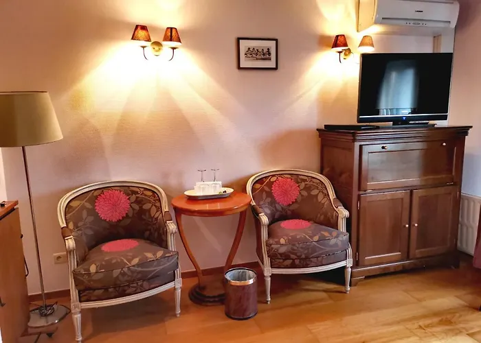 La Roseraie. Gaume-ardenne-lacuisine Sur Semois. 4*