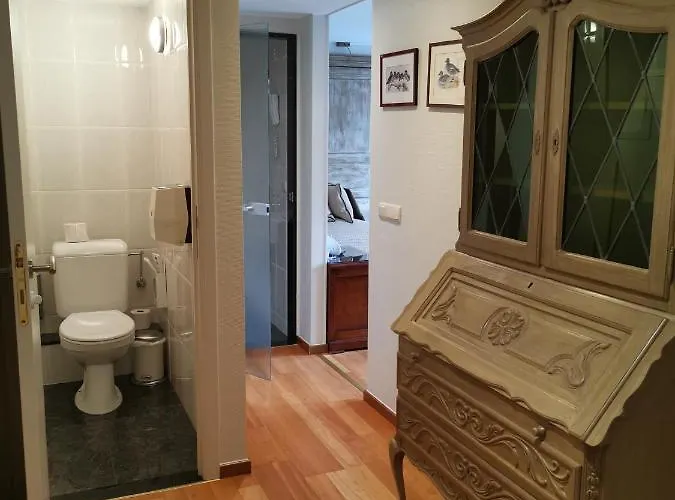 فندق La Roseraie. Gaume-ardenne-lacuisine Sur Semois. فلورينفيل