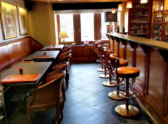 La Roseraie. Gaume-ardenne-lacuisine Sur Semois. فندق