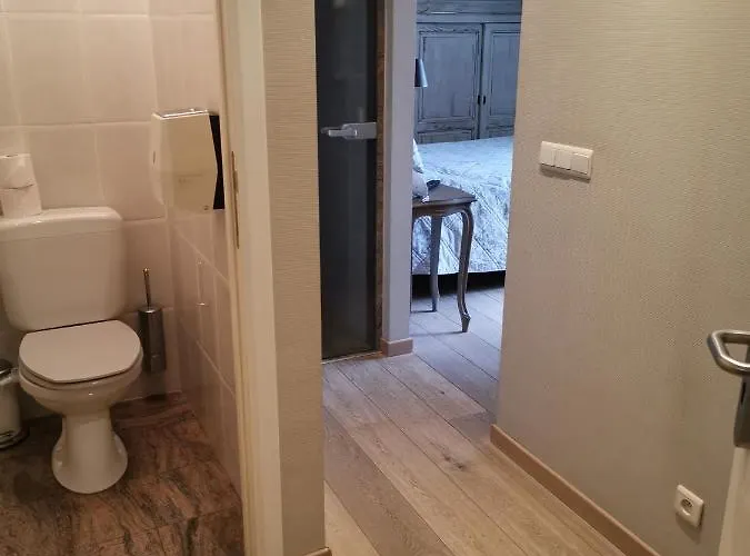 La Roseraie. Gaume-ardenne-lacuisine Sur Semois. فندق فلورينفيل