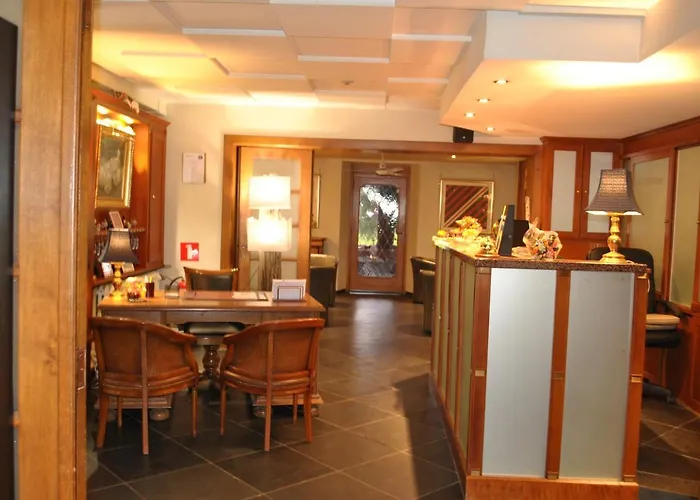 La Roseraie. Gaume-ardenne-lacuisine Sur Semois. 4* فلورينفيل