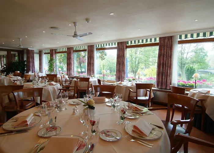 فندق La Roseraie. Gaume-ardenne-lacuisine Sur Semois. فلورينفيل