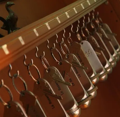 La Roseraie. Gaume-ardenne-lacuisine Sur Semois. فلورينفيل