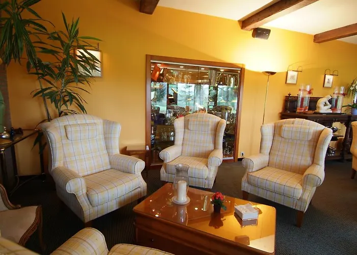 La Roseraie. Gaume-ardenne-lacuisine Sur Semois. فندق فلورينفيل