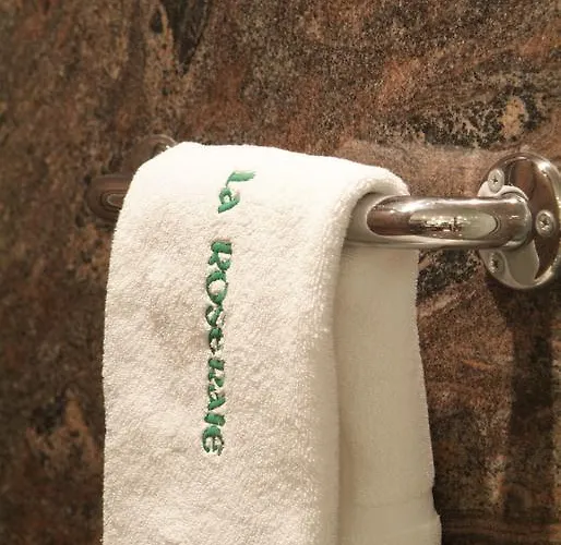 La Roseraie. Gaume-ardenne-lacuisine Sur Semois. 4*