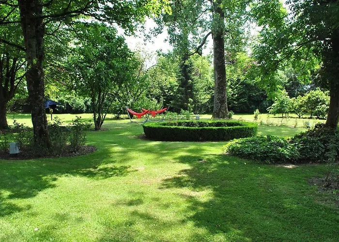 La Roseraie. Gaume-ardenne-lacuisine Sur Semois. 4*